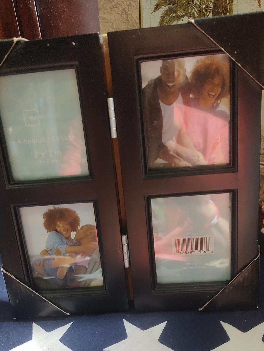 Folding 4-Opening Photo Frame -